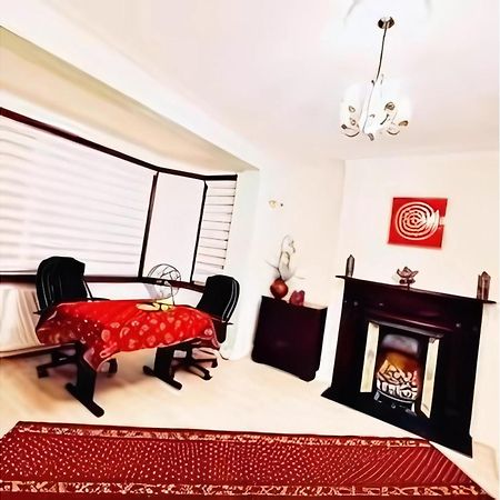 Beautiful Double En-Suite Room, Separate Entrance, Ilford, Central Line Gants Hill, Free Parking Экстерьер фото
