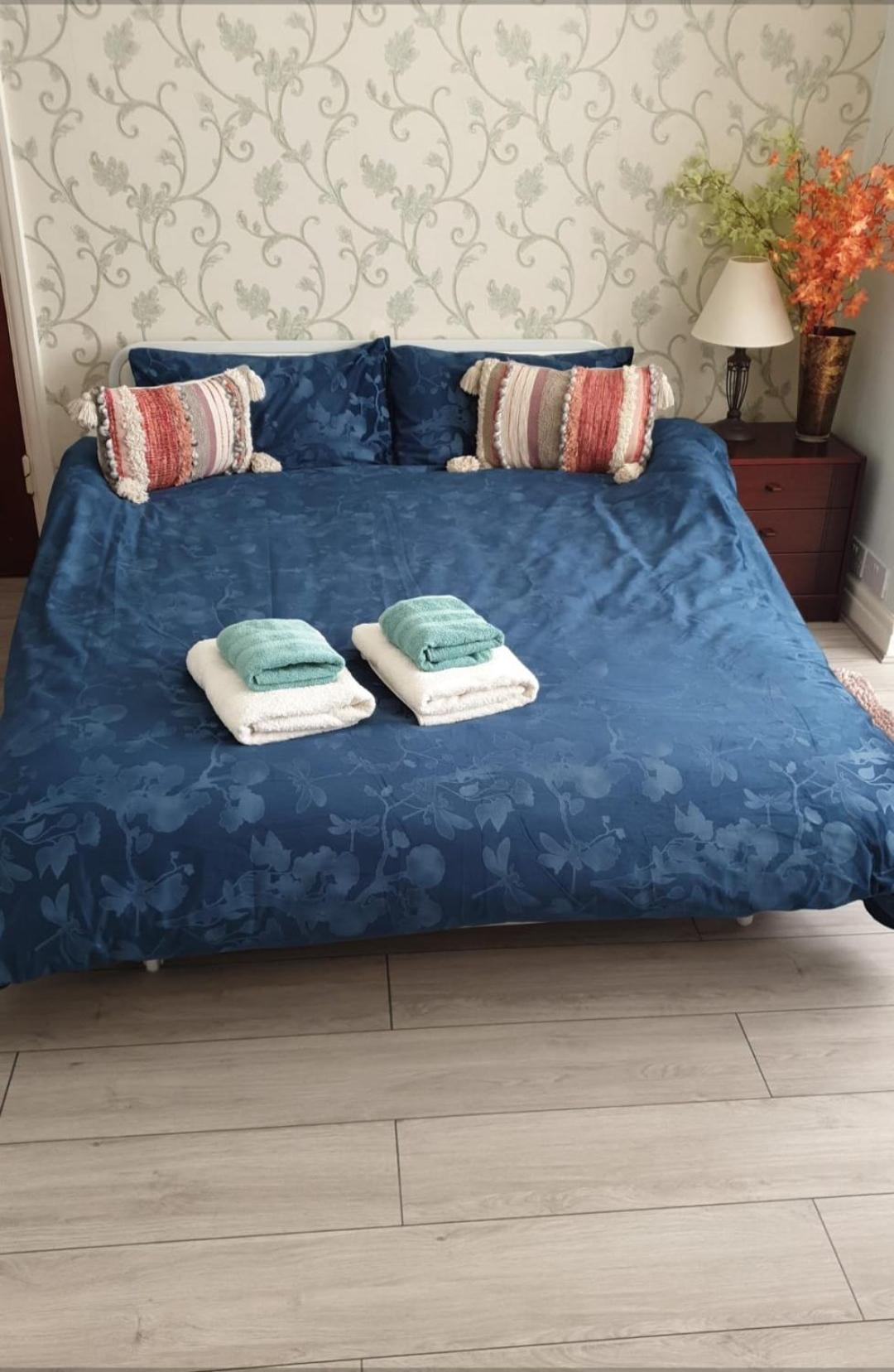Beautiful Double En-Suite Room, Separate Entrance, Ilford, Central Line Gants Hill, Free Parking Экстерьер фото
